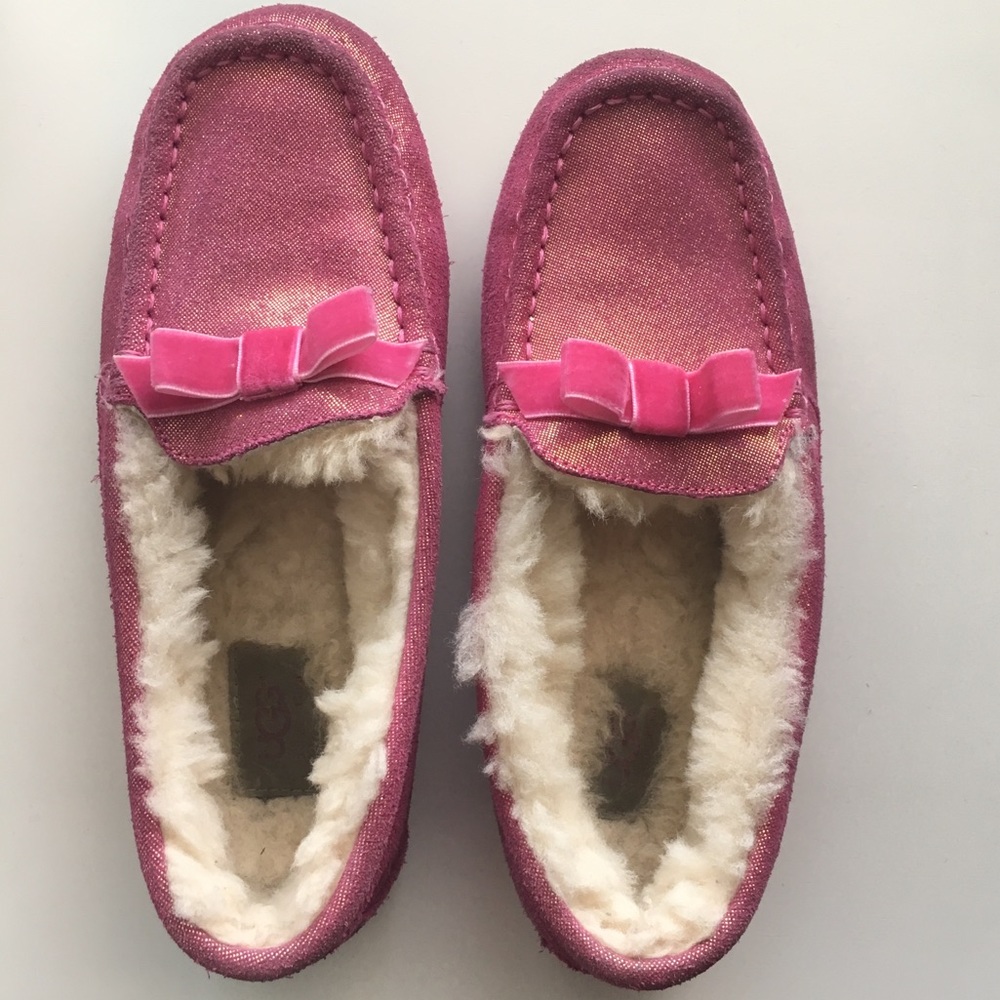 Metallic Pink UGG Slippers w/ Bow